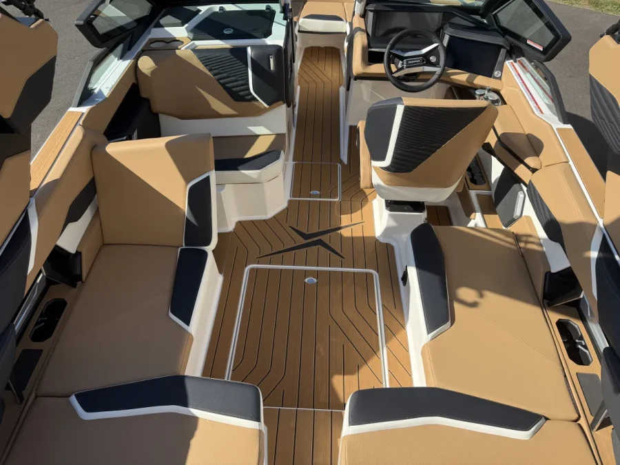 2027-mastercraft-x22-148111-image9.webp