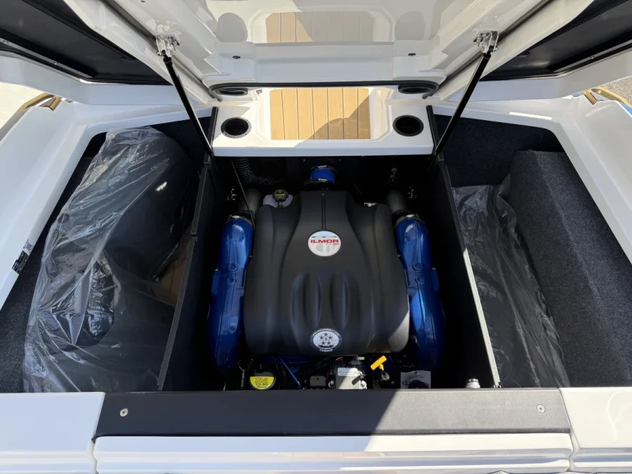 2027-mastercraft-x23-148112-image17.webp