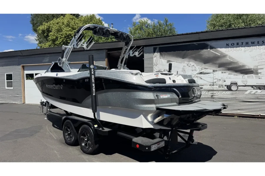 2021-mastercraft-x24-148113-image2.webp