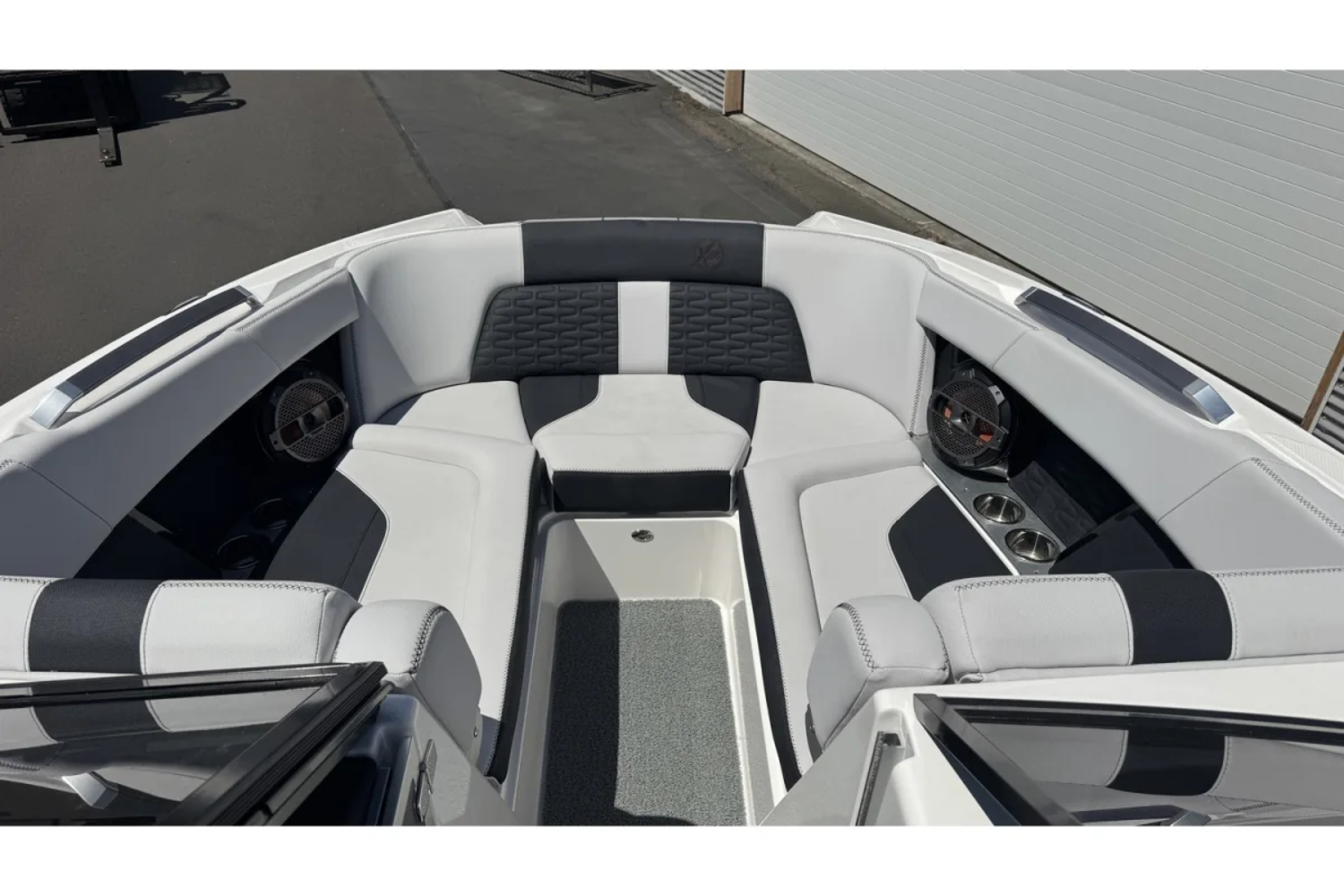 2021 MasterCraft X24