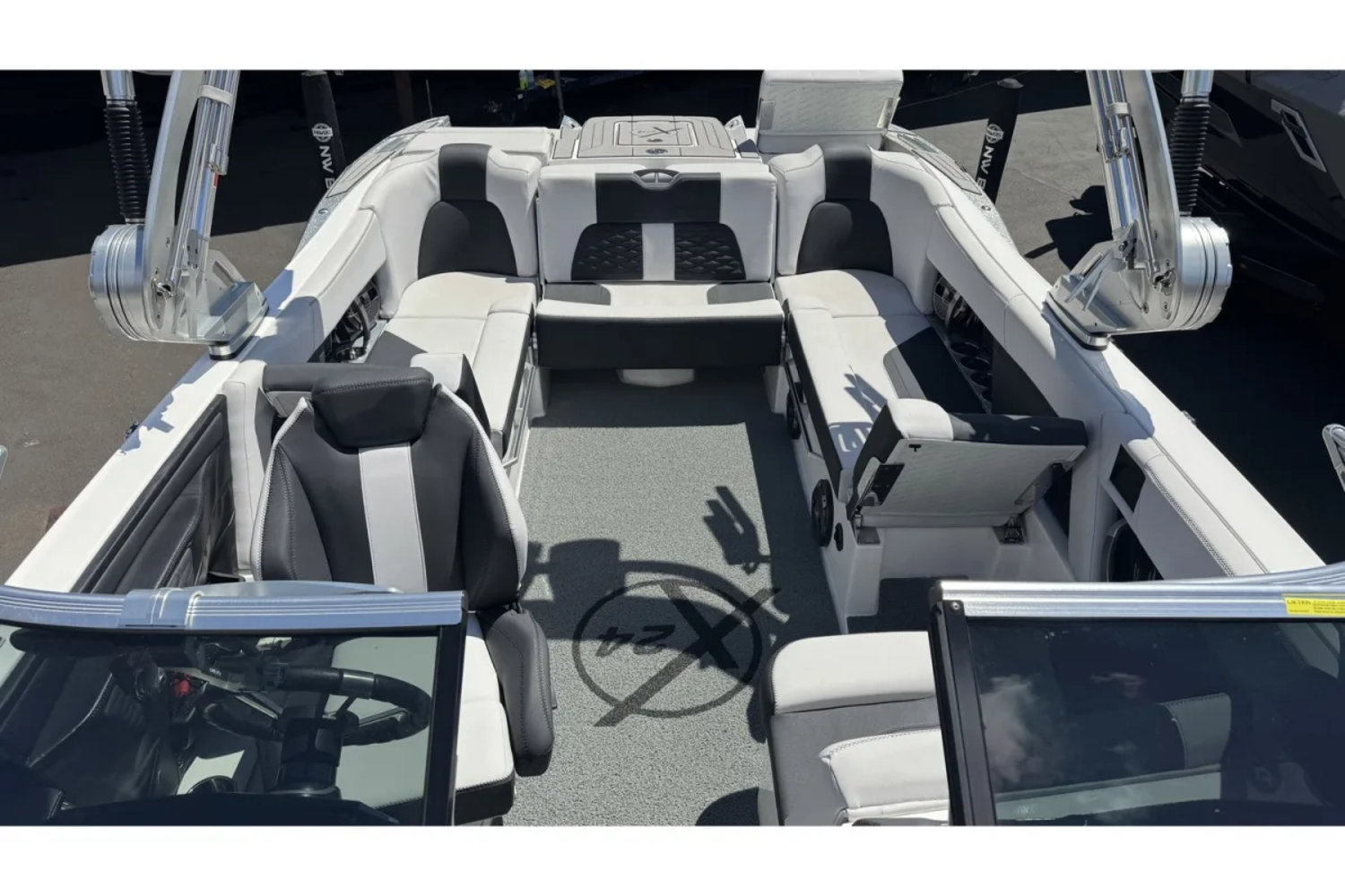 2021 MasterCraft X24