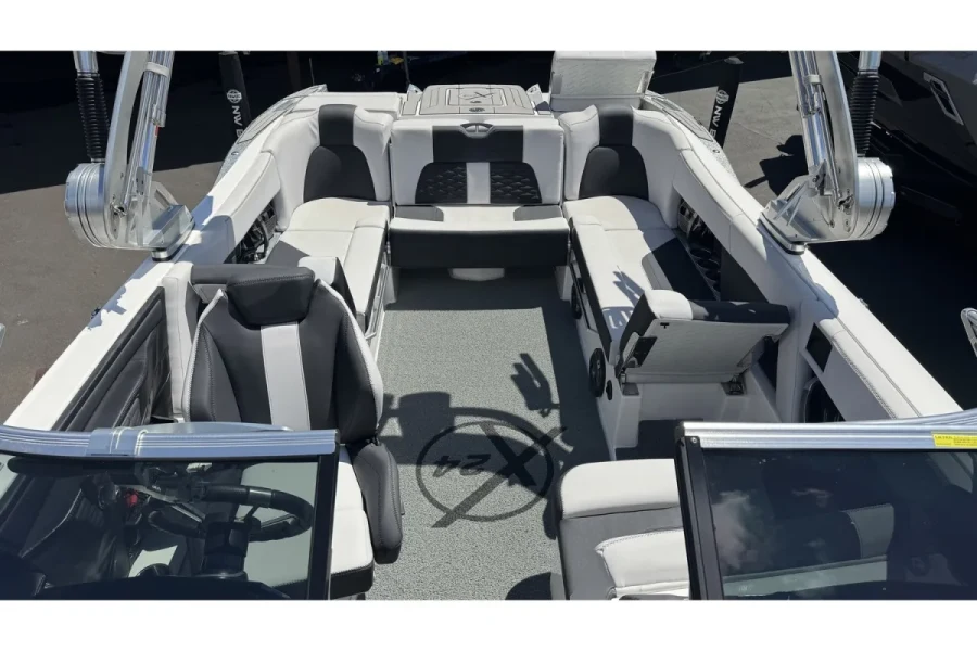 2021-mastercraft-x24-148113-image9.webp
