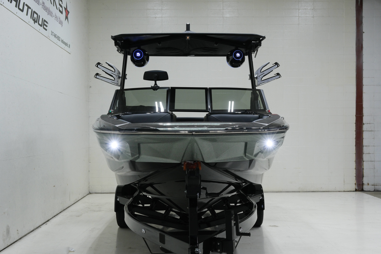 2027 Centurion NV233