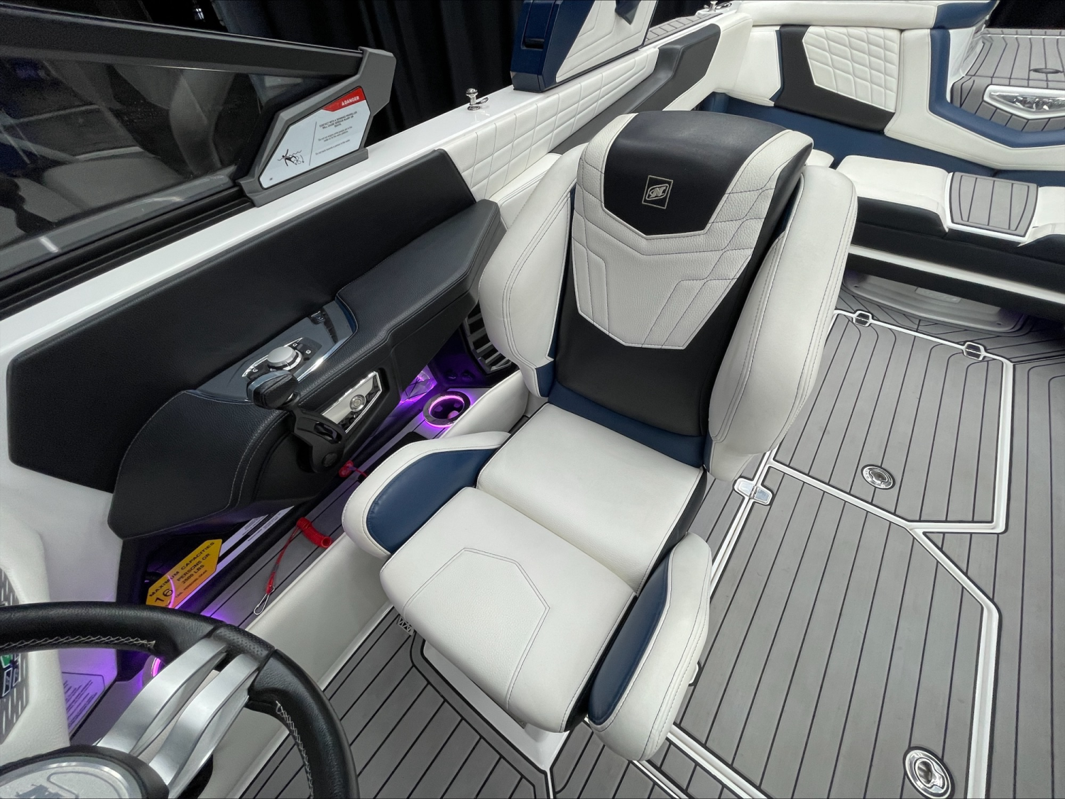 2021 Nautique G23