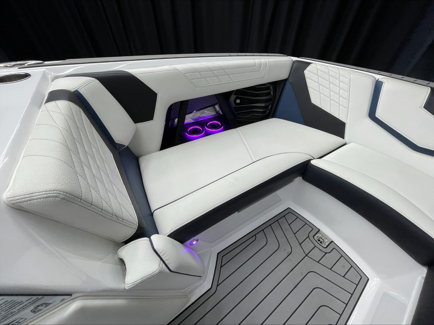 2021 Nautique G23