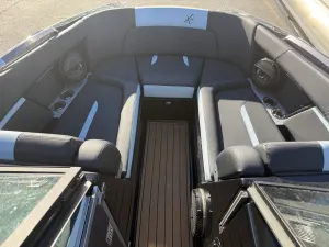 2023-mastercraft-x24-148163-image13