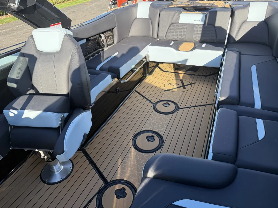 2023-mastercraft-x24-148163-image14