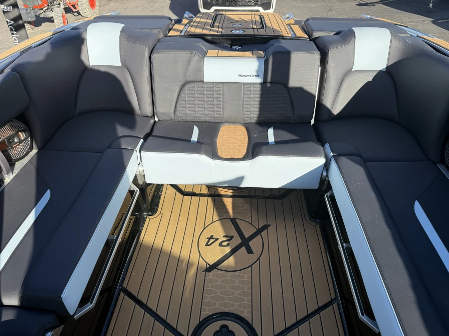 2023-mastercraft-x24-148163-image15