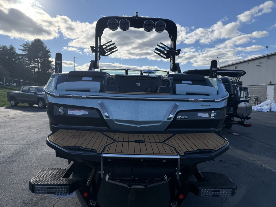 2023-mastercraft-x24-148163-image4