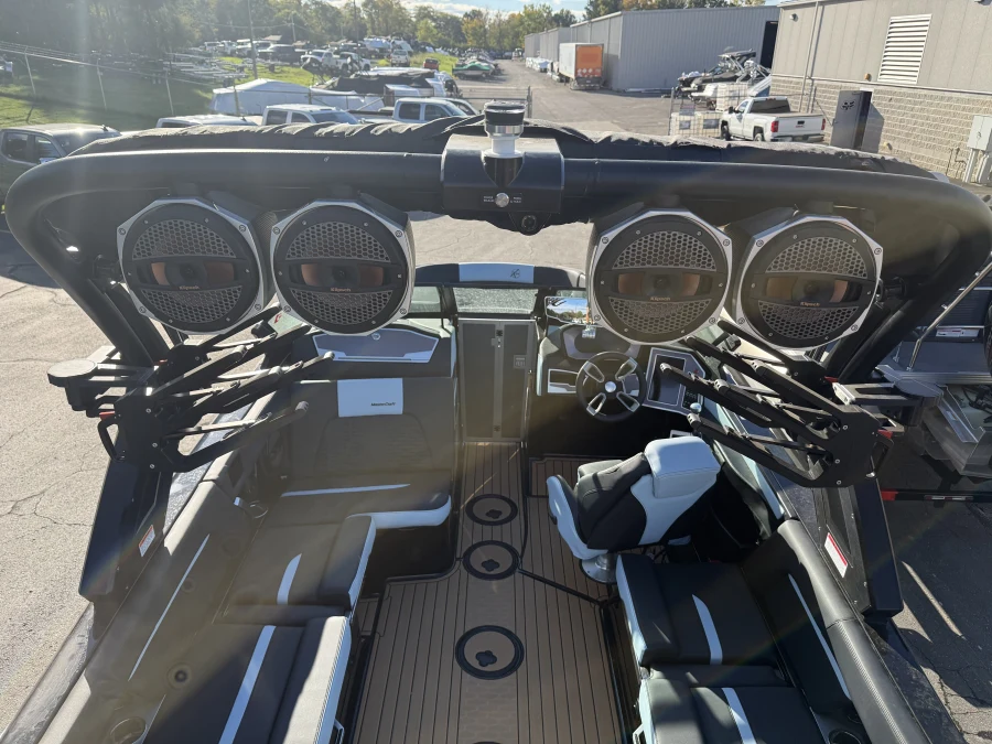 2023-mastercraft-x24-148163-image9