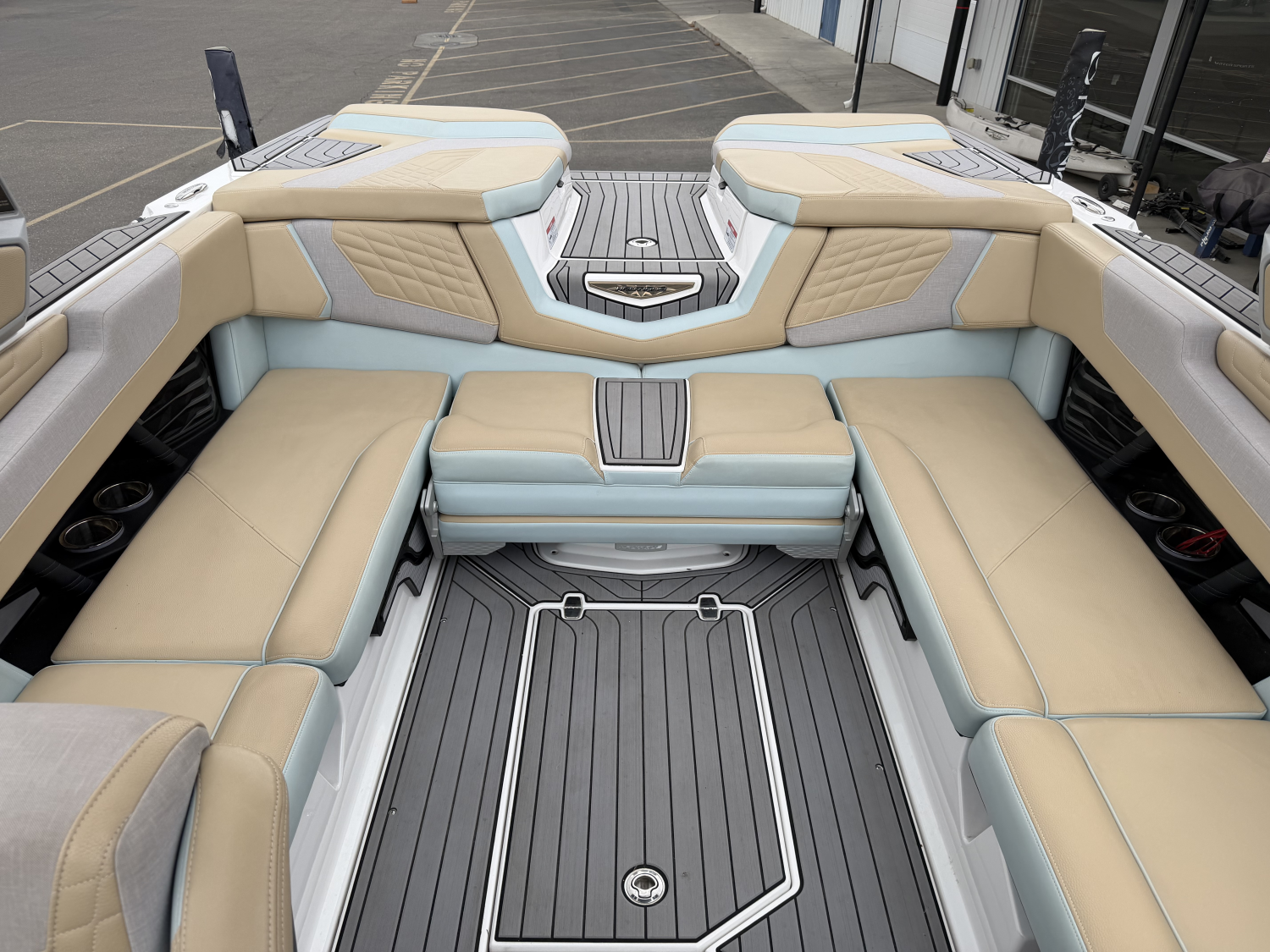 2022 Nautique G23