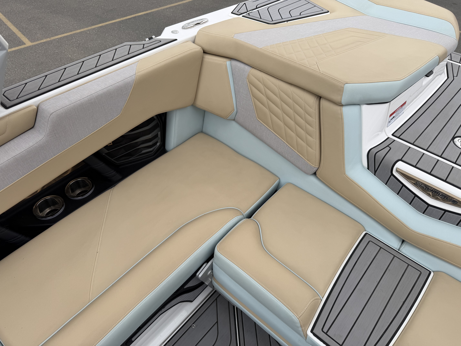 2022 Nautique G23