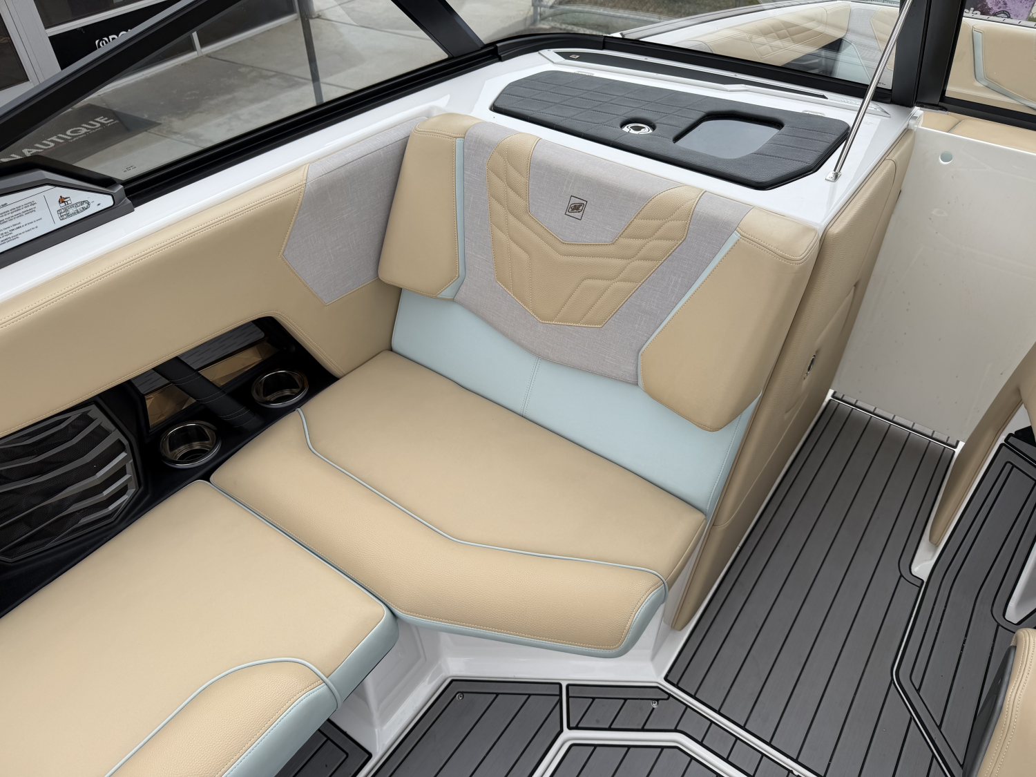 2022 Nautique G23