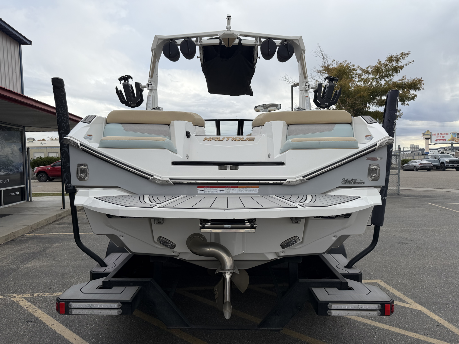 2022 Nautique G23