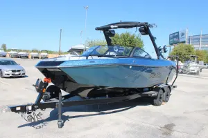 2027-malibu-wakesetter-23-lsv-148325-image3.webp
