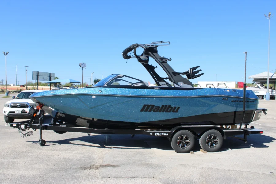 2027-malibu-wakesetter-23-lsv-148325-image4.webp