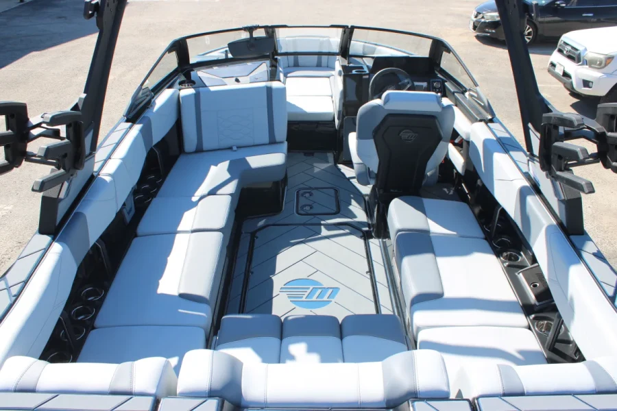 2027-malibu-wakesetter-23-lsv-148325-image8.webp