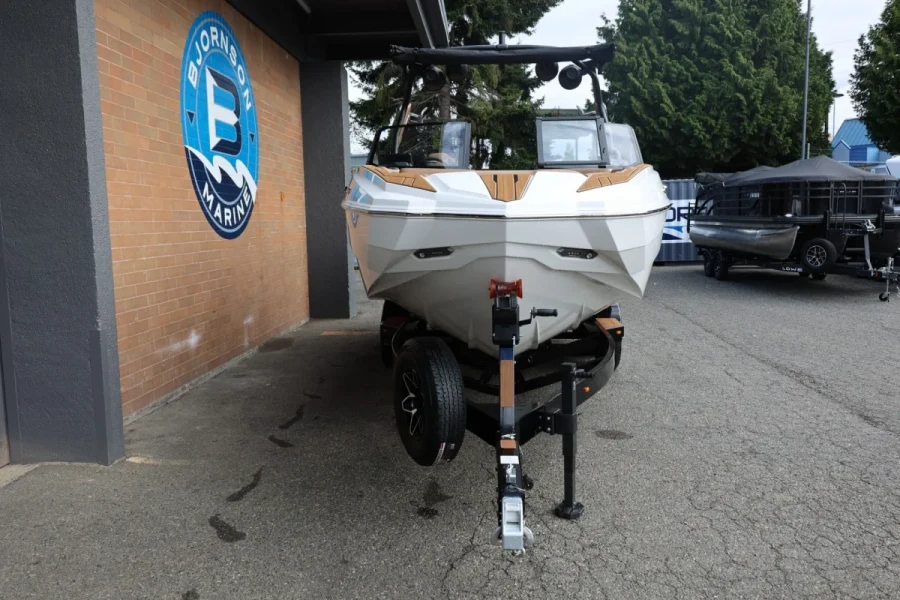 2027-supra-r245-148327-image10.webp