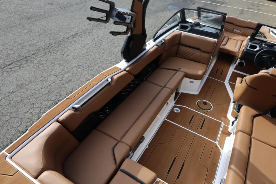 2027-supra-r245-148327-image12.webp