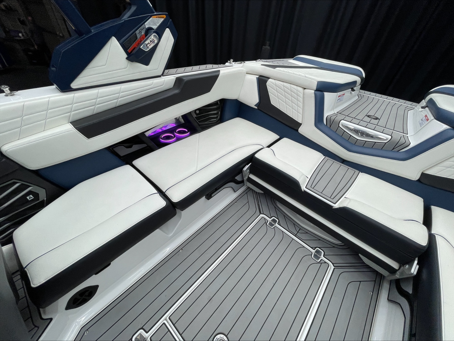 2021 Nautique G23