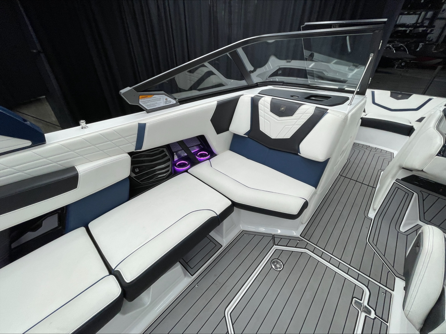 2021 Nautique G23