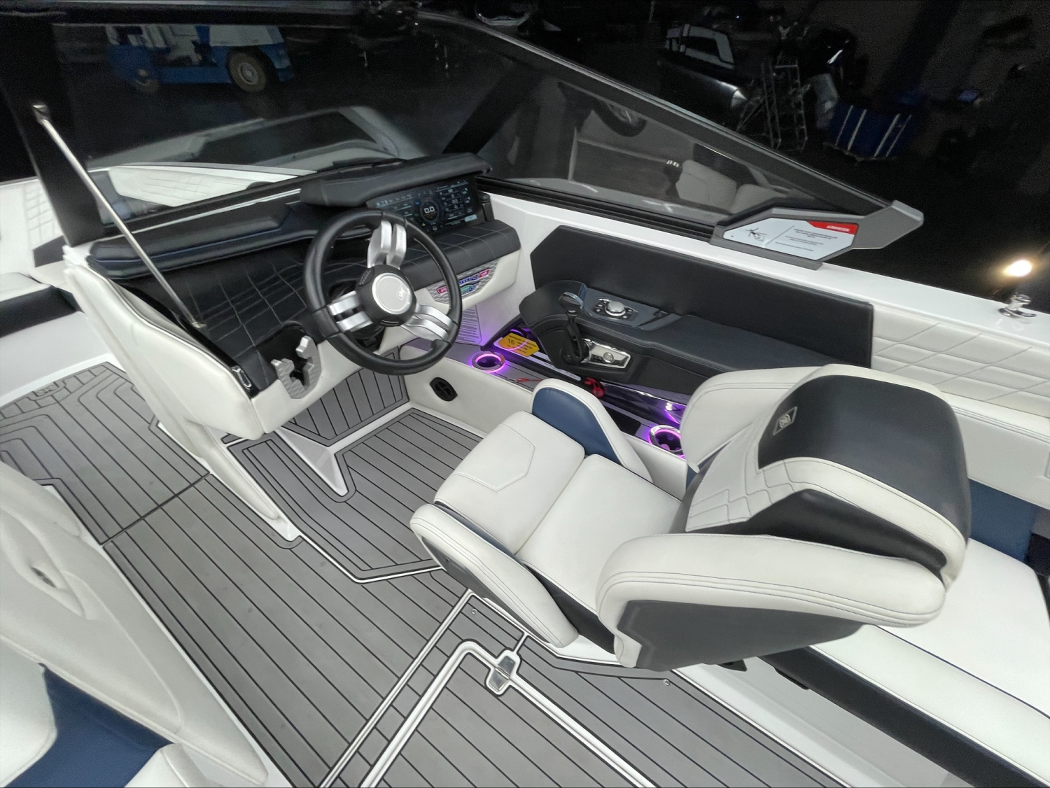 2021 Nautique G23