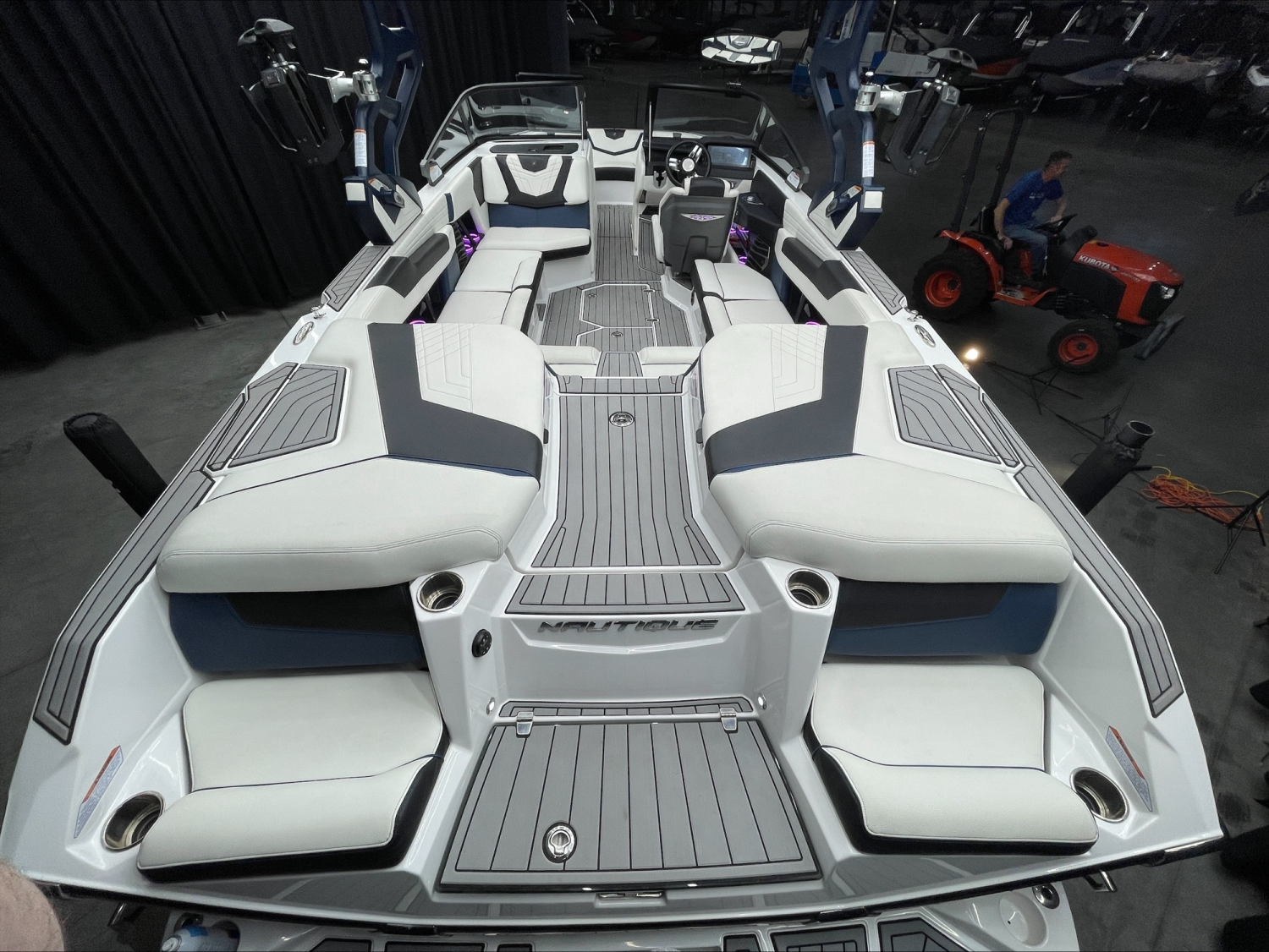 2021 Nautique G23
