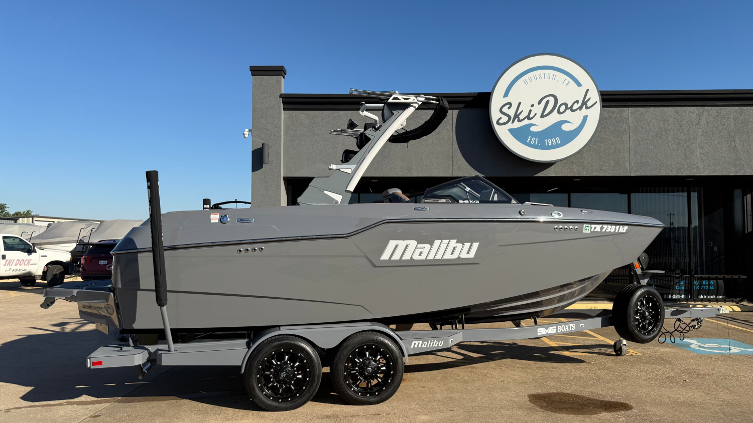 2023 Malibu M220