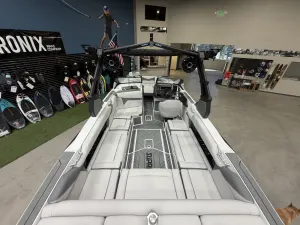 2027 SUPREME S240 Icon