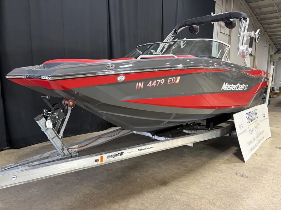 2019-mastercraft-xt22-148341-image2