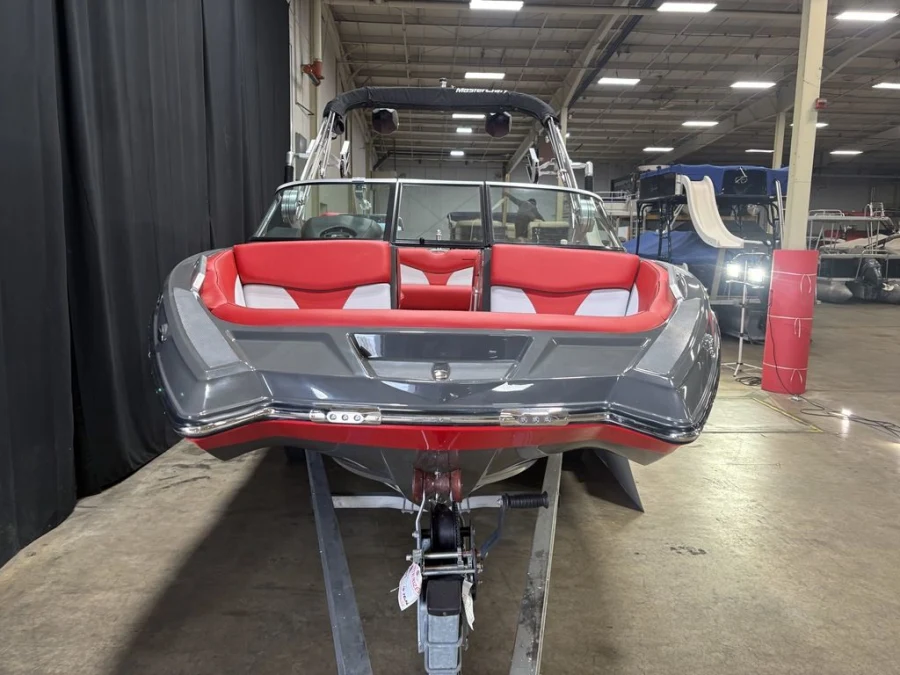 2019-mastercraft-xt22-148341-image5