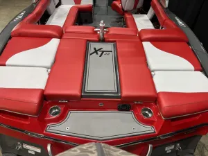 2019 MasterCraft XT22 Icon