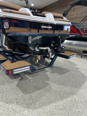 2027 Super Air Nautique GS-22 Icon