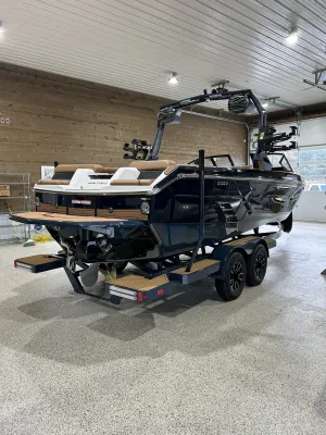 2027 Super Air Nautique GS-22 Icon