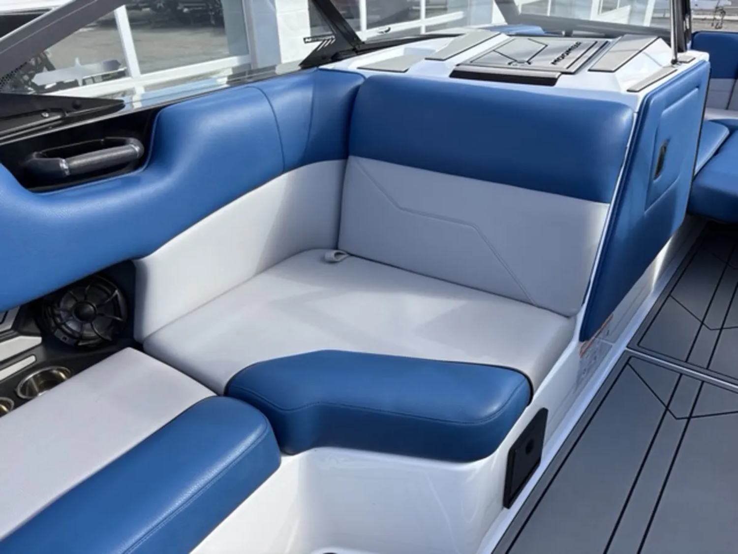 2025 23 Moomba MAX Bowrider