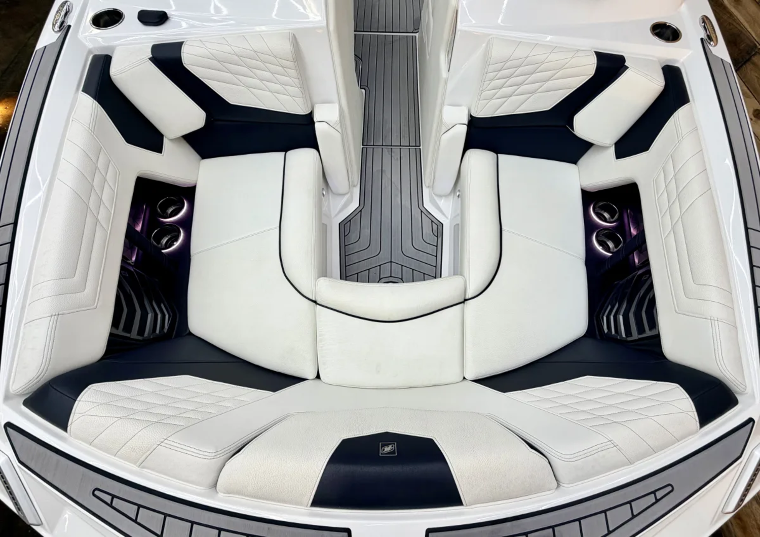 2022 Nautique G21