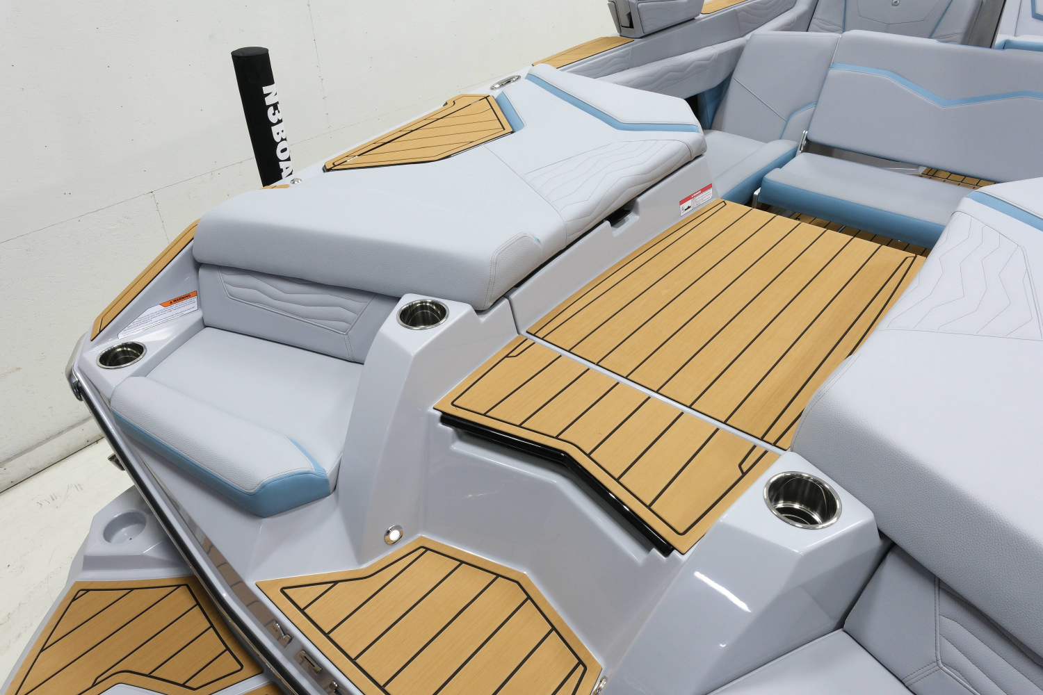2027 Nautique G23