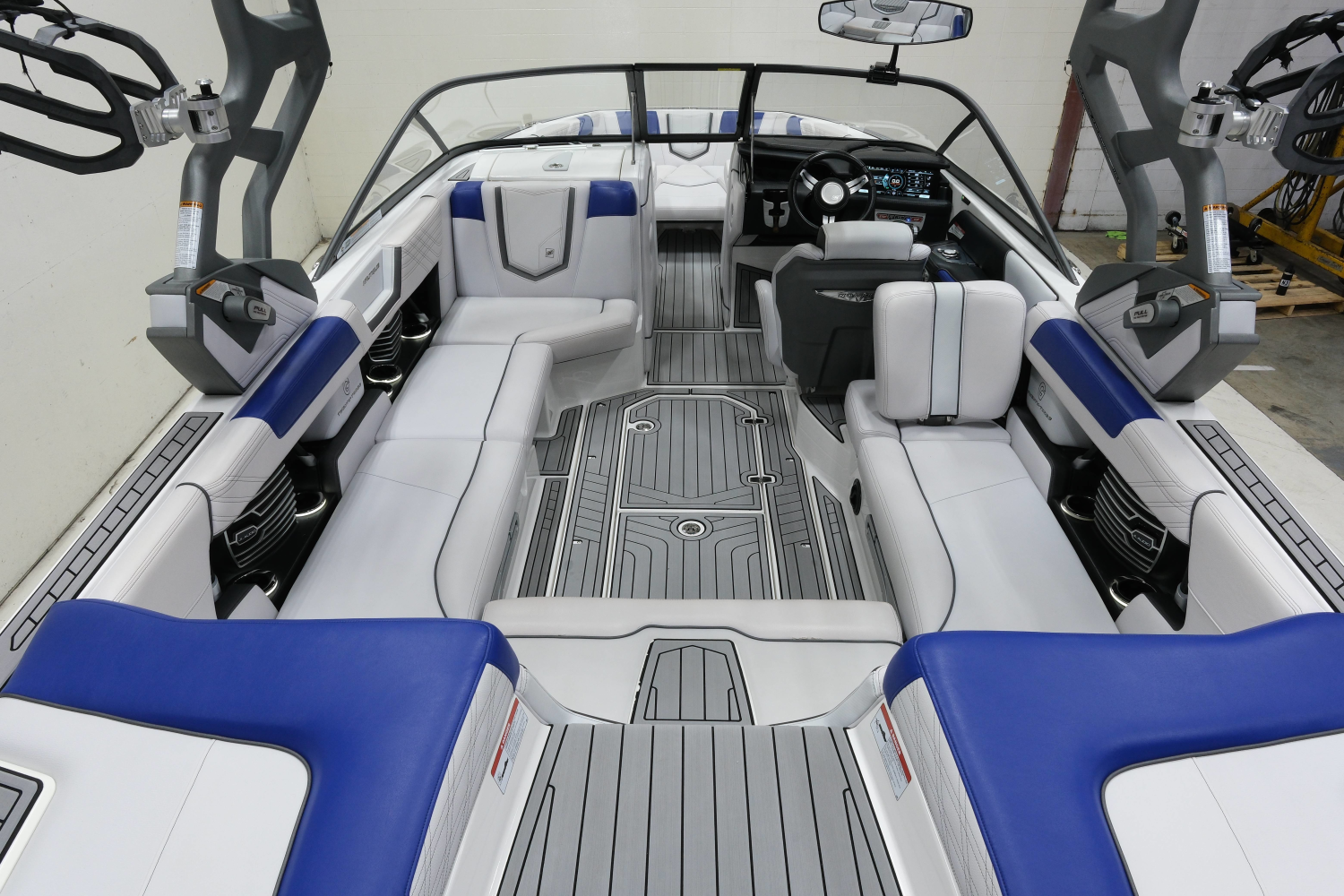 2017 Nautique G23