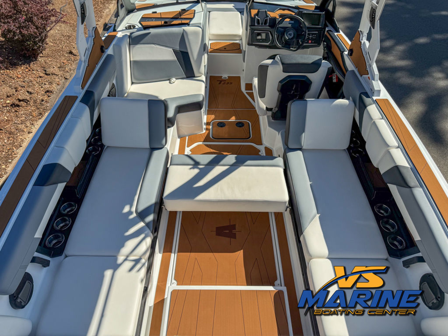 2027 Axis Wake Research T235