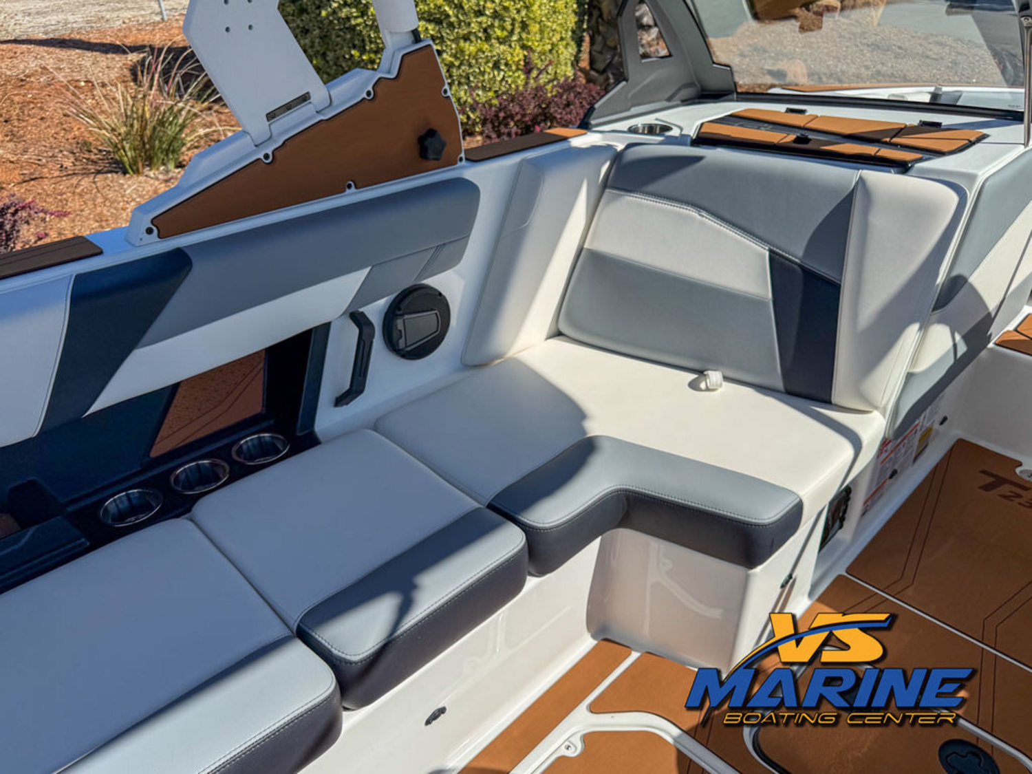 2027 Axis Wake Research T235