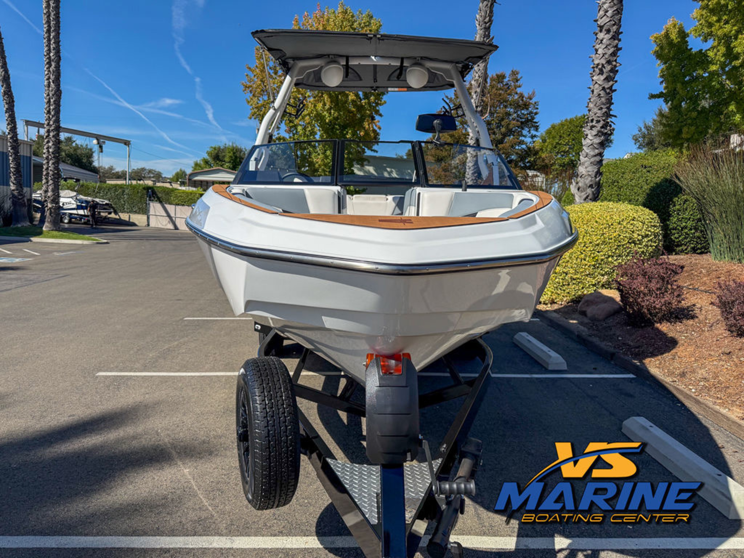 2027 Axis Wake Research T235