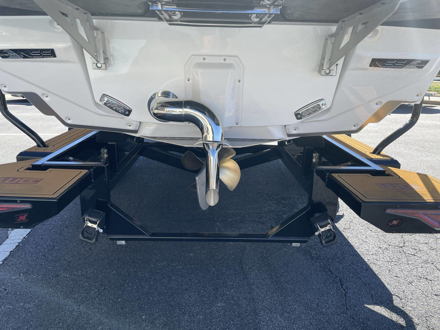 2027 Nautique G23