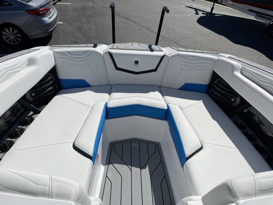 2027-nautique-g23-148640-image20