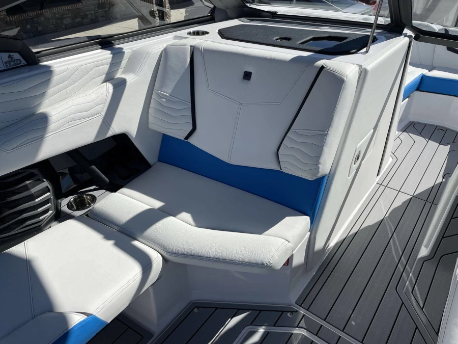 2027-nautique-g23-148640-image21
