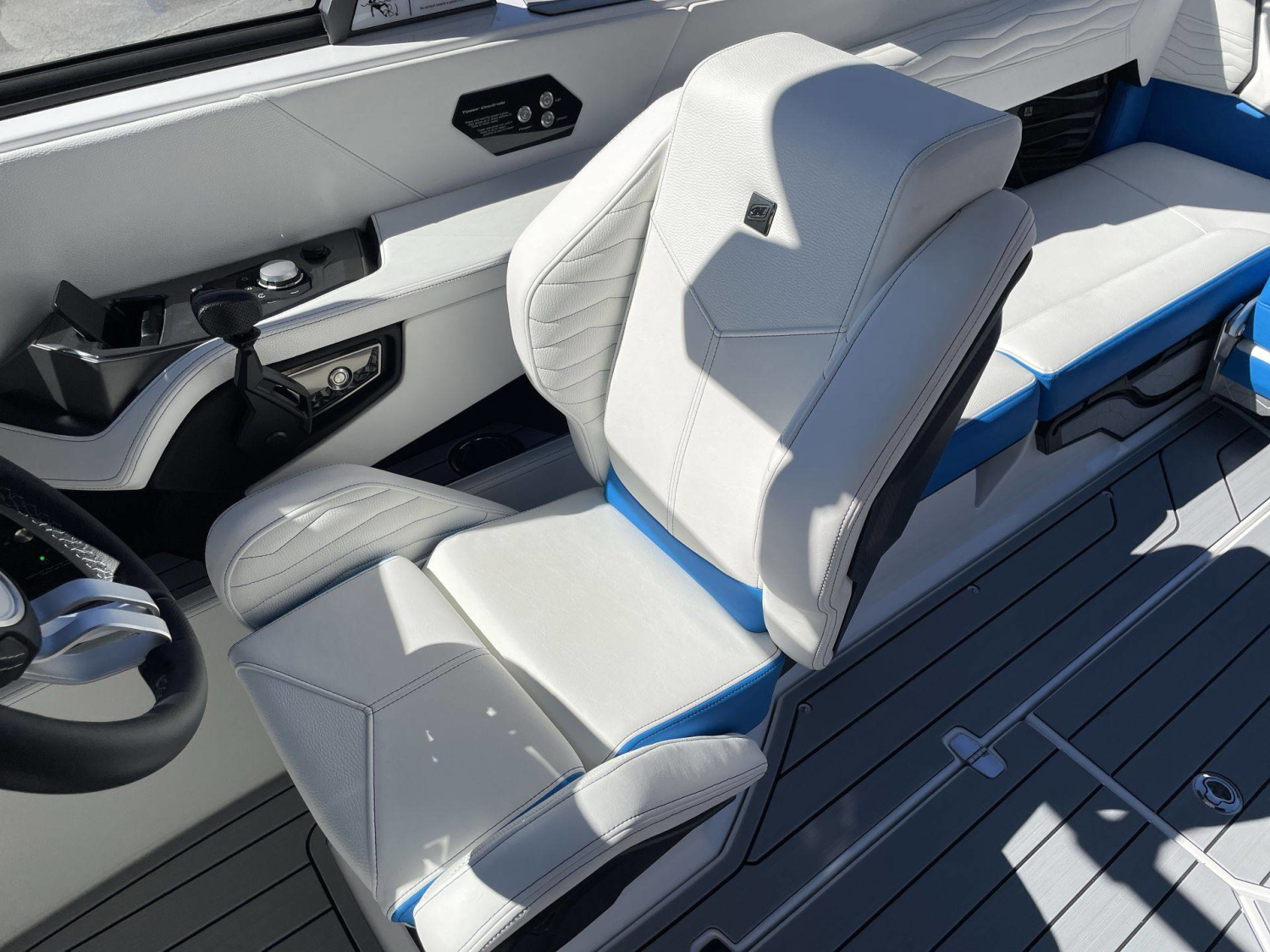 2027 Nautique G23