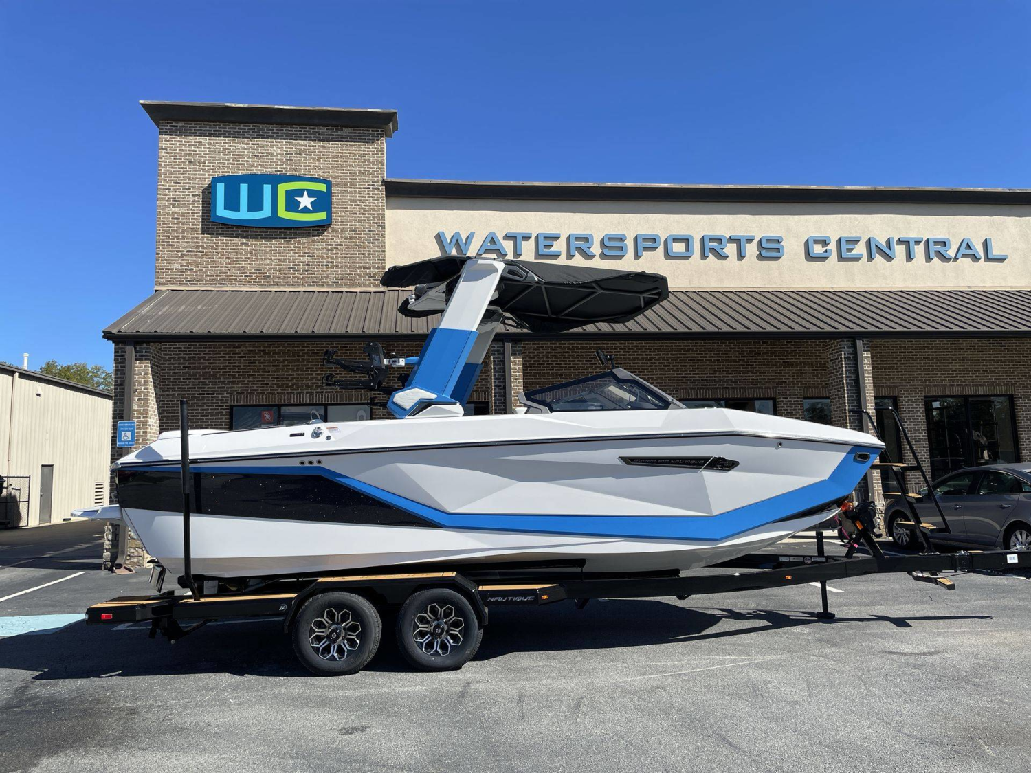 2027 Nautique G23