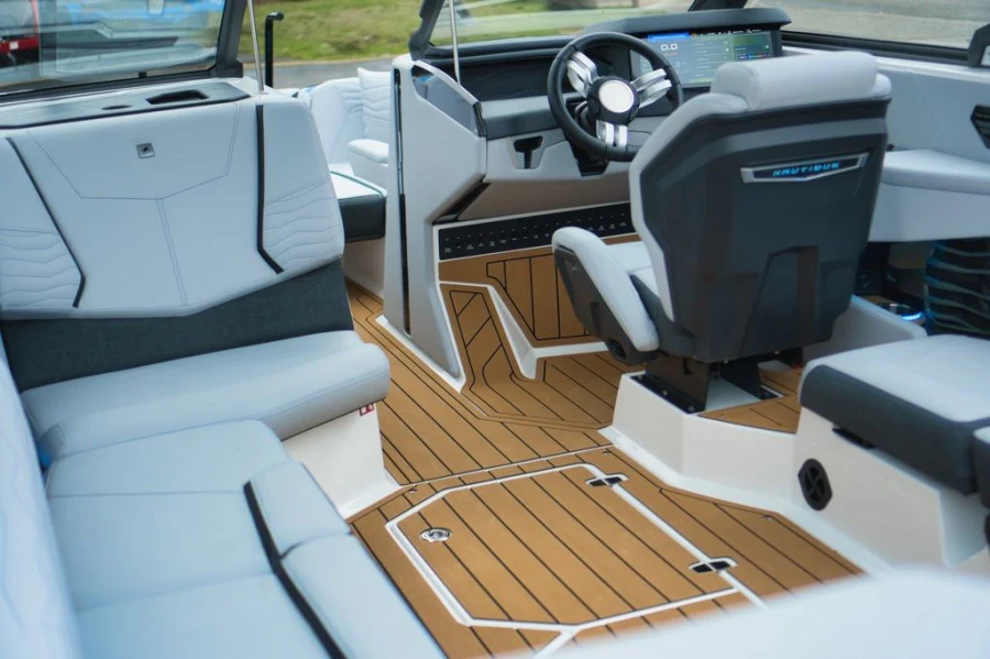 2027-nautique-g23-148641-image11