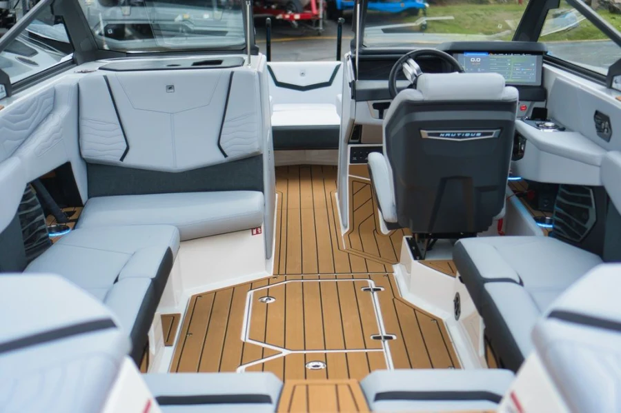 2027-nautique-g23-148641-image9