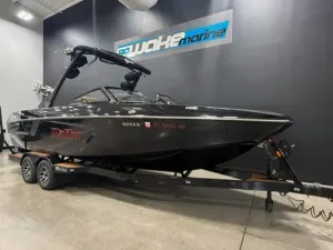 2021-malibu-wakesetter-24-mxz-148648-image3