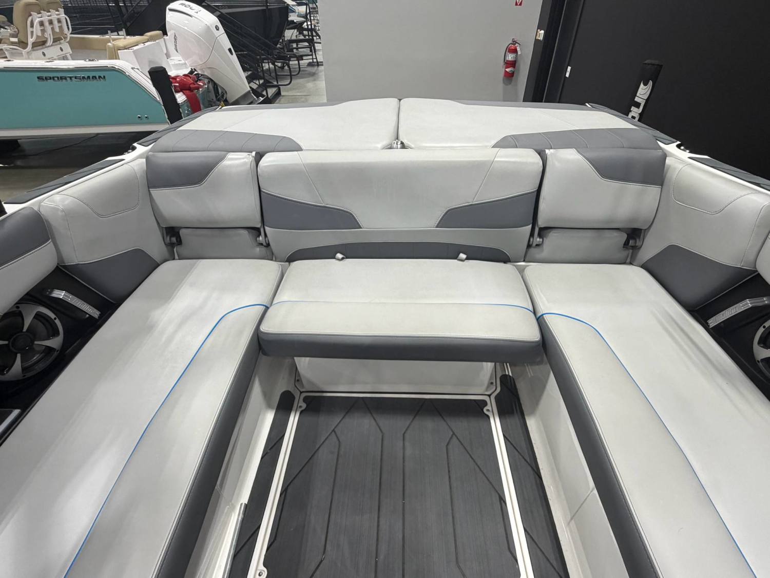 2020 Malibu 22LSV